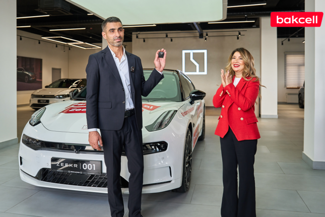 “Bakcell” lotereyasında ilk “Zeekr 001” qalibə təhvil verildi – Fotolar
