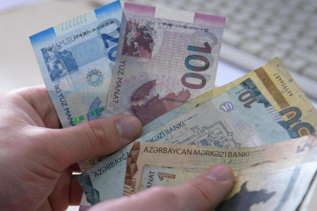 Maaş gecikəndə işçiyə əlavə faiz verilməlidir – QANUN