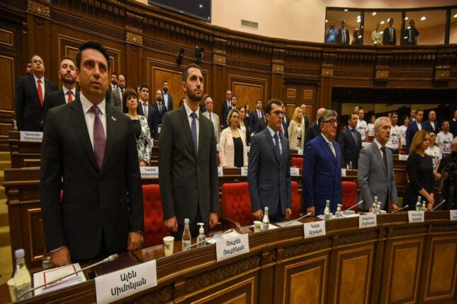 Ermənistanda 44 günlük müharibəni araşdıran komissiyanın hesabatı arxivə verilib