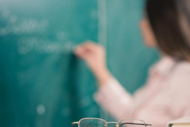 İldə 2000 manat müəllimləri kənddə saxlamağa yetəcəkmi?