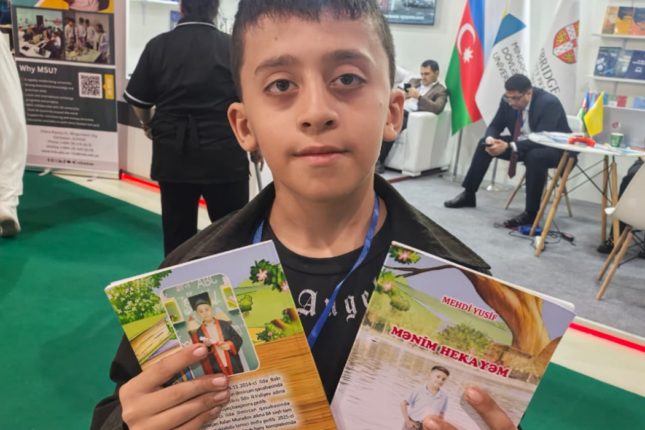 Bakı Kitab Sərgisində sürpriz, 11 yaşlı müəllif kitab satır — VİDEO