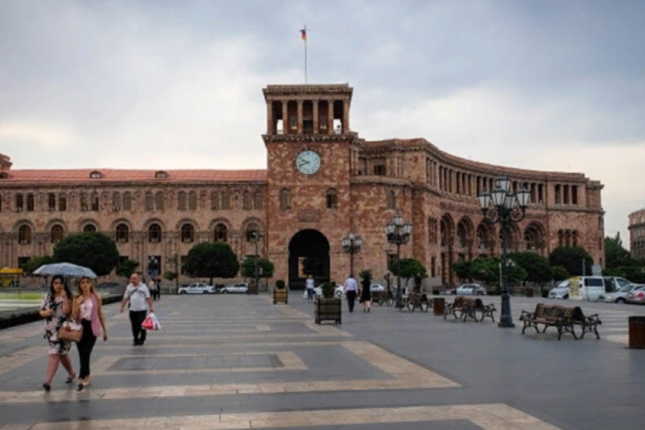 Qarabağdan gedən separatçılar ayağa qalxdı