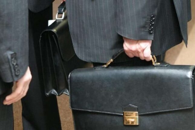 Azərbaycanda iki vəzifəli şəxs işdən çıxarıldı