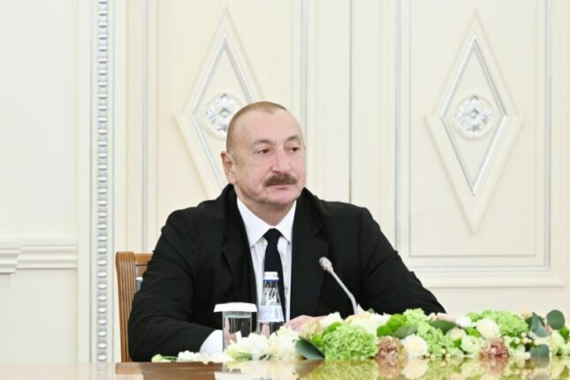 İlham Əliyevin şərəfinə baş tutan ziyafətdə “Tut ağacı” mahnısı ifa edildi – VİDEO