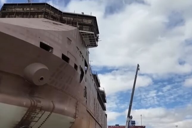 Bakıda nəhəng gəmi tikilir – GÖRÜNTÜLƏR