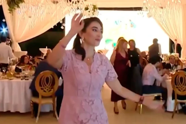 Ombudsman Ramiz Mehdiyevin nəvəsinin toyunda belə rəqs edirdi – Video