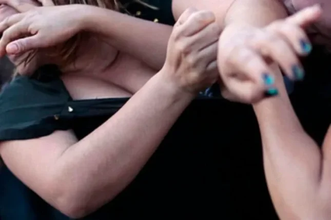 Azərbaycanda gəlin qayınanasını döydü: “Oğluma başqa arvad alacam”