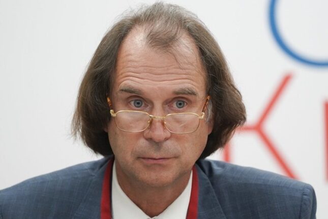 Rusiyalı deputat: “Başımı tavana vururam”