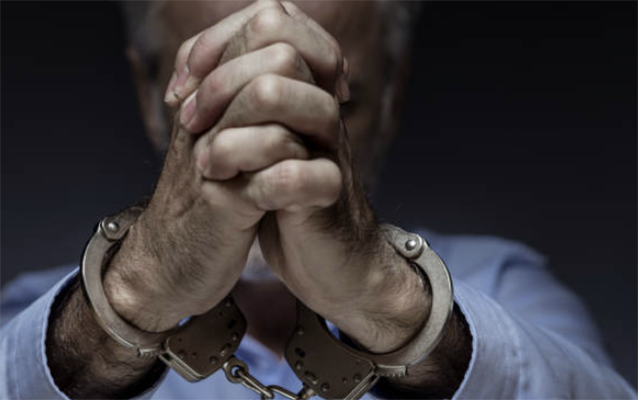 Məmurdan 4 milyon tələb edən Vahid Xələfov həbsdə vəfat etdi