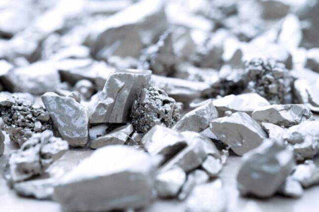 Gümüşün qiyməti tarixi maksimumu yeniləyib