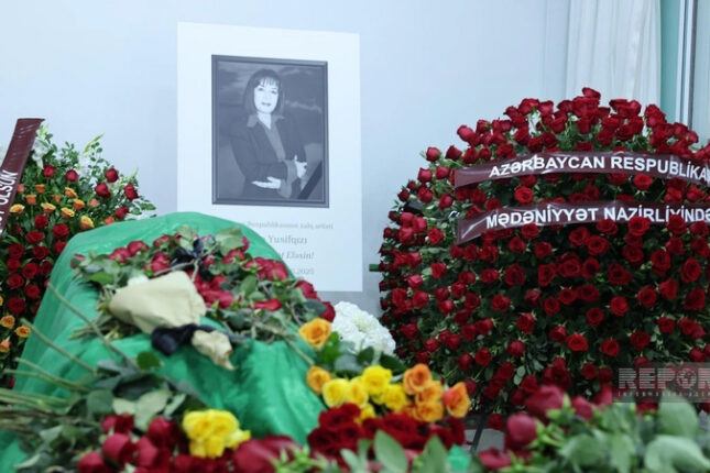 Əminə Yusifqızı dəfn olundu (FOTO)