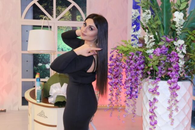 Şəbnəm: Mənə baxıb düzgün geyim və davranış öyrənsinlər