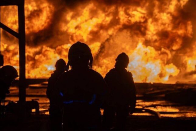 Bakıda tikinti materialları yığılan ərazidə yanğın olub – VİDEO