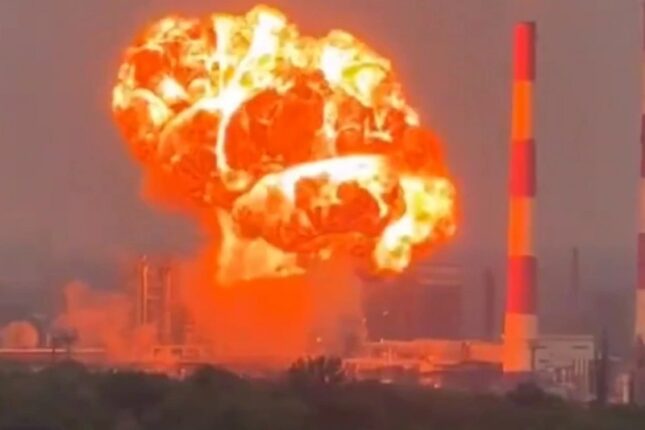Ukrayna Rusiyanın neft emalı zavoduna zərbə endirib