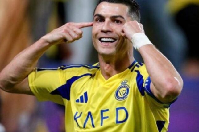 Dünyada ilk milyarder futbolçu Ronaldo oldu