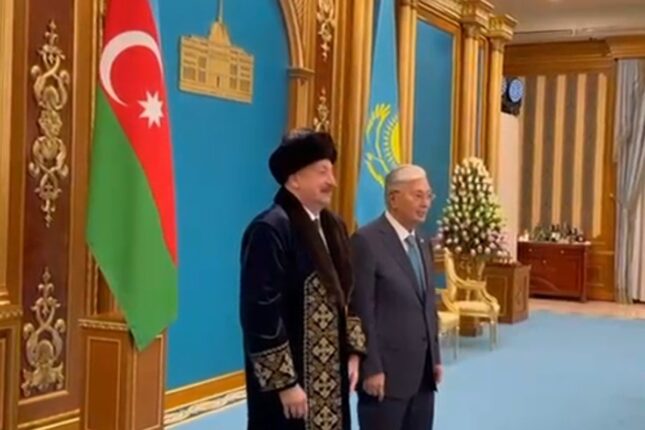 İlham Əliyev Qazaxıstanın milli geyimində – Video