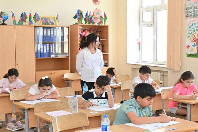 Tamştatlı müəllim axşam 6-dək işləyəcək? (VİDEO)