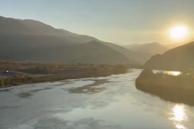 Hikmət Hacıyev Araz çayı üzərindəki Ağbənd–Kəlalə körpüsündən paylaşım etdi