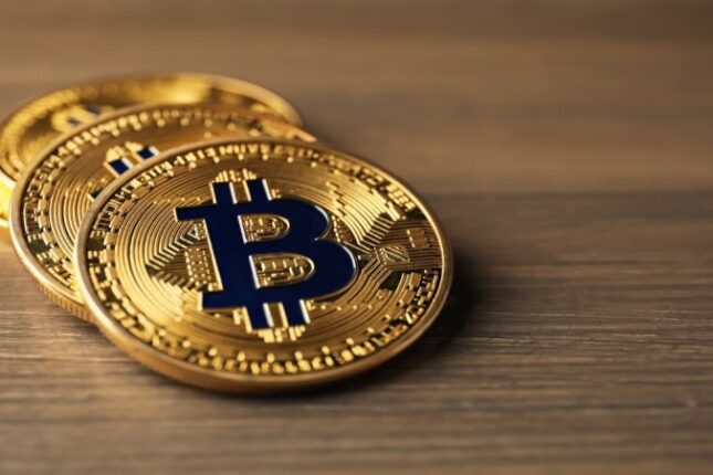 “Bitcoin” sürətlə ucuzlaşır