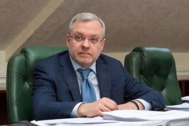 100 milyonluq rüşvət qalmaqalı – Nazir vəzifədən azad edildi