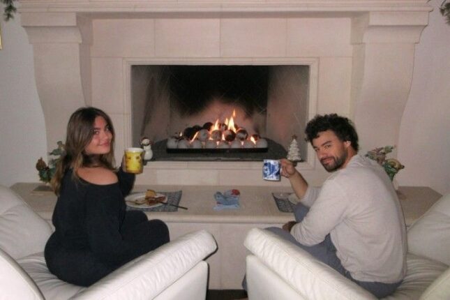 Van Dammın oğlu və Suada Milad bayramına belə hazırlaşır