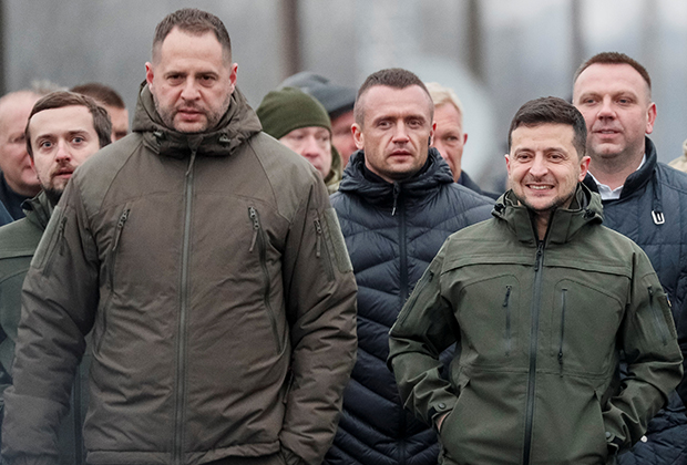 Zelenskinin yaxın adamının üstünü qara buludlar alıb