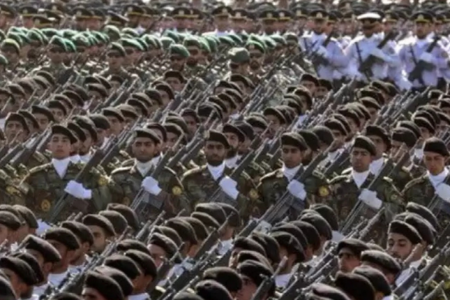 İran ordusunda parçalanma