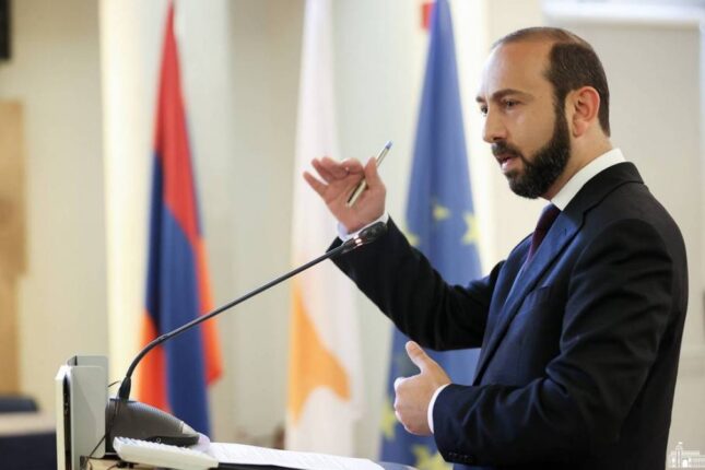 Mirzoyan Azərbaycandan Ermənistana gedən yüklərdən danışdı