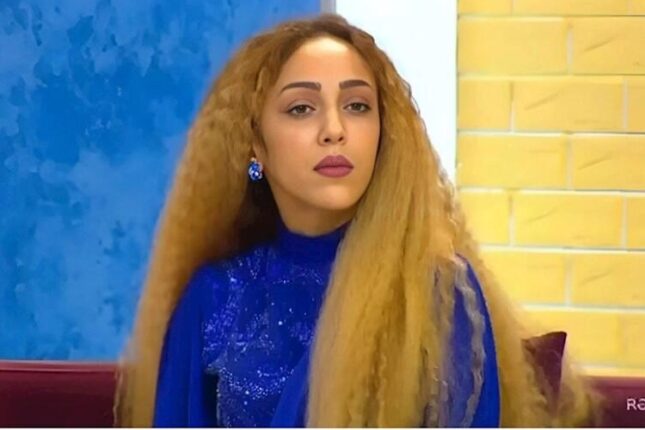 Canlı efirdə gözlənilməz AN: Müğənni aparıcıya elçi düşdü – VİDEO