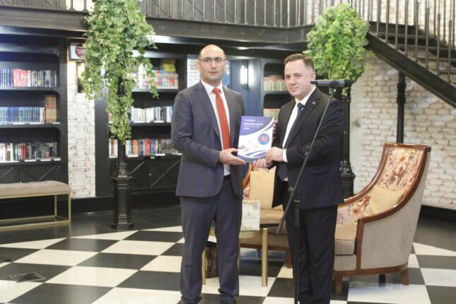 “Mühasibat uçotu” praktiki tətbiqi və nəzəri təhlili kitabın təqdimatı keçirilib-FOTO