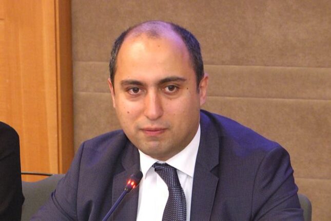 Saat hesabı maaş sistemindən uzaqlaşmalıyıq-Nazir