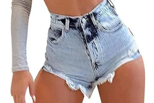 Bakıda şort geyindiyi üçün anasını qətlə yetirən HAKİM QARŞISINDA