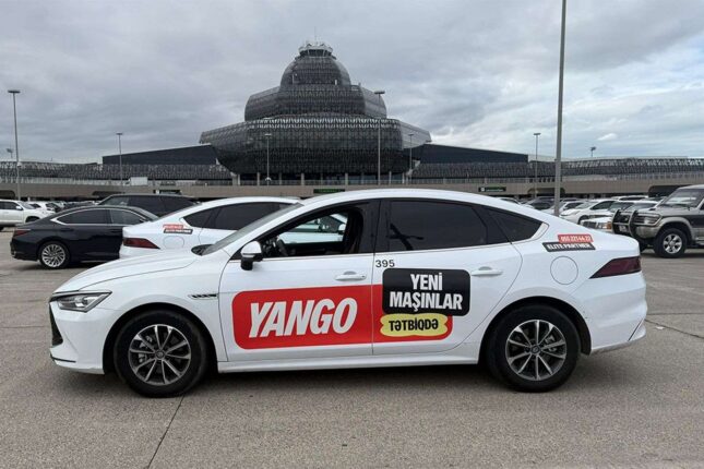 Taksi sürücüsü sükan arxasında yatdı – “Plan 150 manatdır”