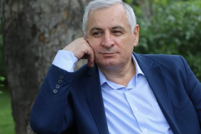 Baş redaktordan qəzerlərin bağlanmasına ETİRAZ