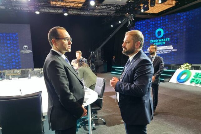 Erməni nazir azərbaycanlı həmkarı ilə danışıqlar aparıb