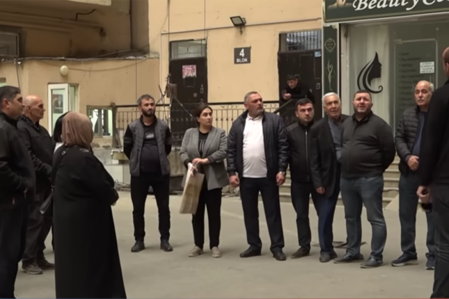 “Bir mənzil bir neçə nəfərə satılıb, hamı təşvişdədir” – Video
