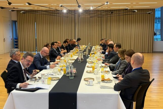 Hikmət Hacıyev NATO Baş Qərargahında blok rəhbərliyi ilə görüş keçirib