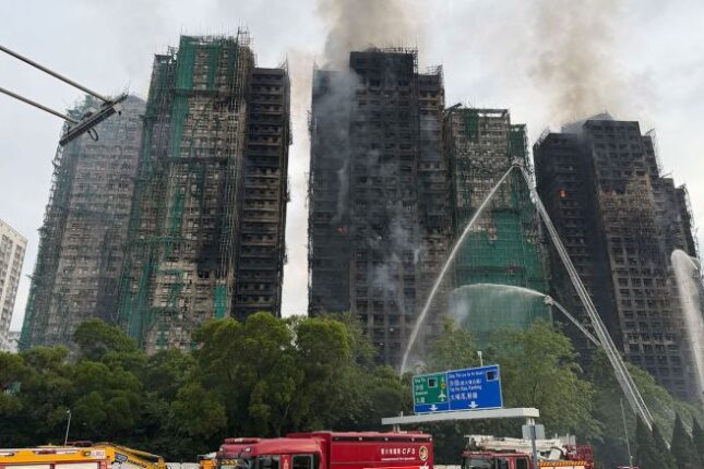 Honq Konqda dəhşətli yanğın — Yüzlərlə insan itkin düşdü