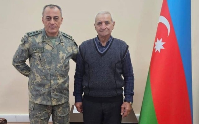 Hikmət Mirzəyev əfsanəvi kəşfiyyatçının atası ilə görüşdü