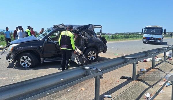 Bakıda “Prado” qəzaya uğradı: ölən var
