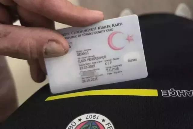 Ata qızının adını “Fənərbağça” qoydu