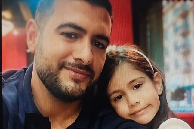 Həmin vəkil ölən qızı ilə fotosunu paylaşdı