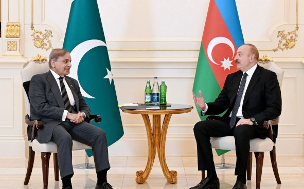 Prezident Şahbaz Şəriflə görüşdü – FOTOLAR