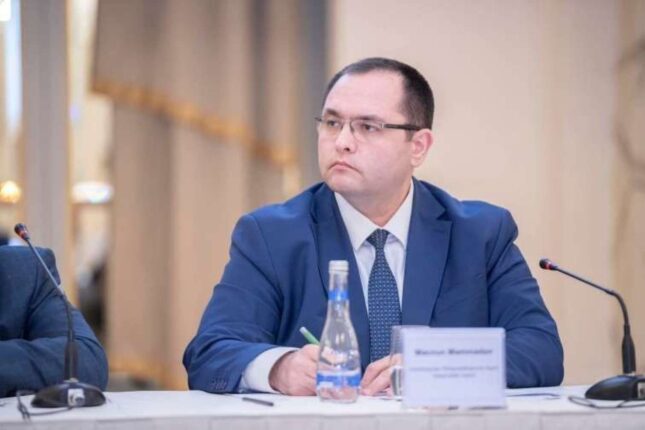 Nazir bu yüksək vəzifəli şəxsi işdən çıxardı – FOTO