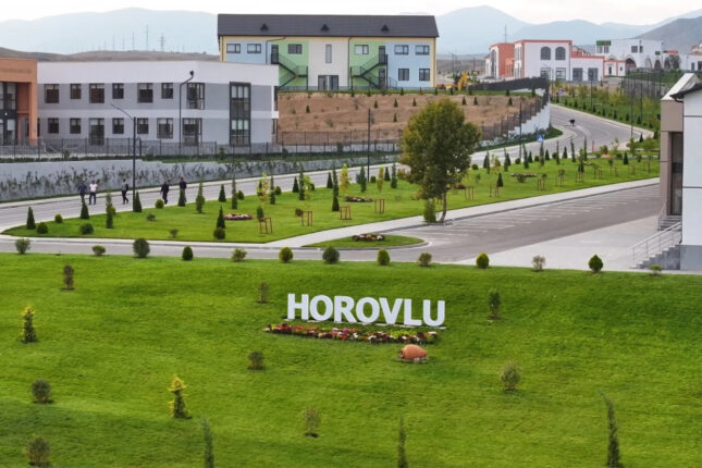 Köç karvanı Horovlu kəndinə çatdı