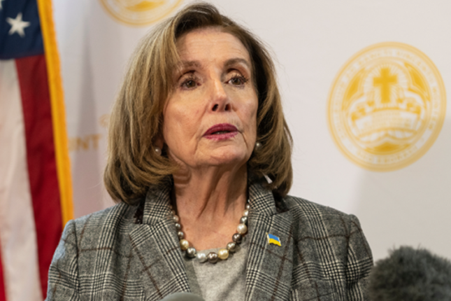 Nensi Pelosi istefa verdiyini açıqladı