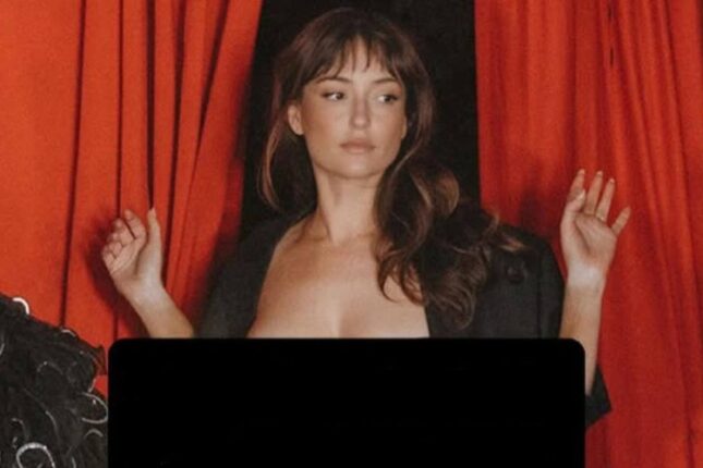 Açıq-saçıq fotolarını hədiyyə etməklə 700 min dollar topladı Açıq-saçıq fotolarını hədiyyə etməklə 700 min dollar topladı