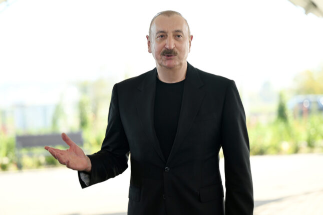 Prezident ailəsi ilə “Bakı Ağ Şəhər”də olub