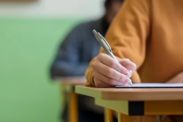 Köməkçi vasitələrlə imtahana girənlərdən 9-nun nəticəsi ləğv edildi