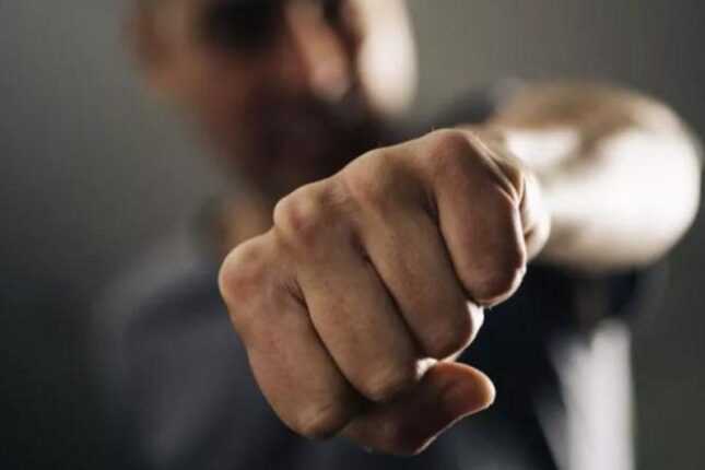 Sabirabadda oğul anasını döyərək xəsarət yetirdi